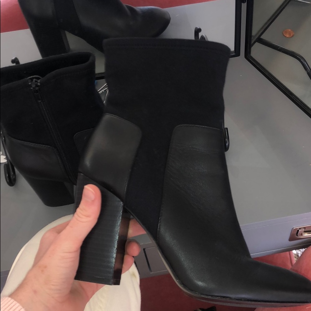 Nine West black ankle high boots!💕👢